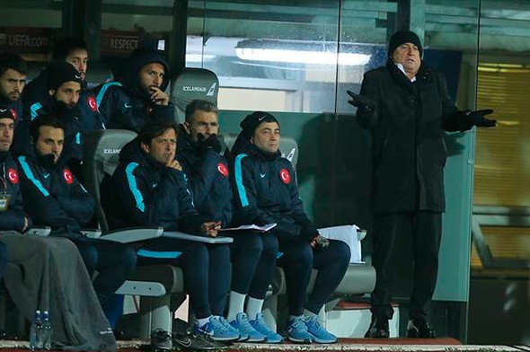 A Millilerin alkışlanan jesti