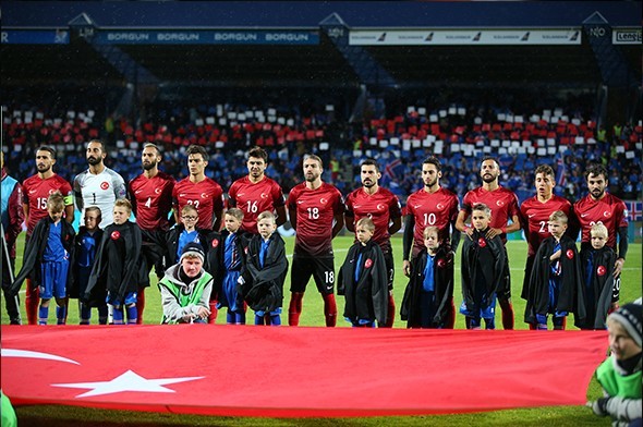A Millilerin alkışlanan jesti