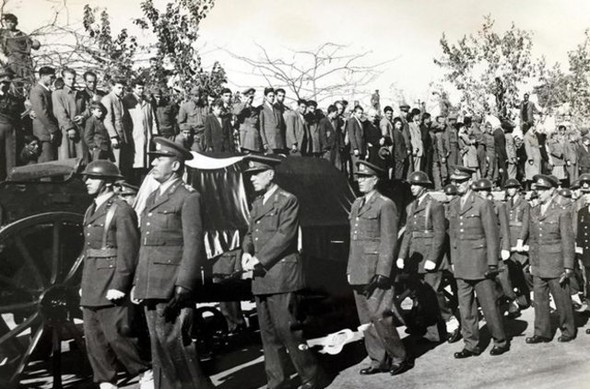 Atatürk'ün cenazesinden hiç görülmeyen fotoğraflar