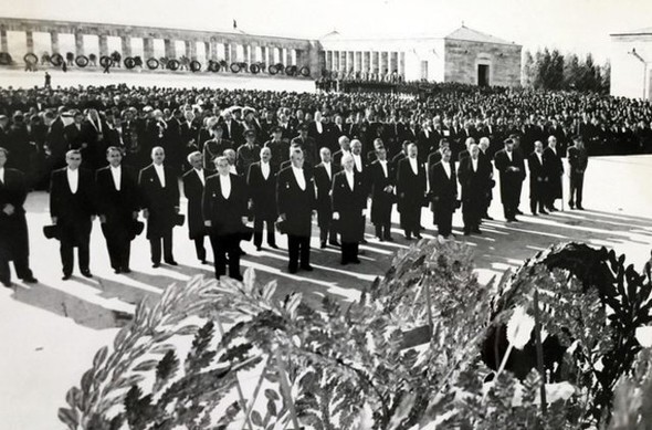 Atatürk'ün cenazesinden hiç görülmeyen fotoğraflar