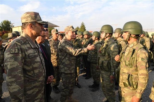 Komutanlar böyle karşılandı