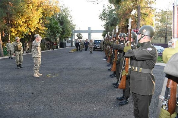 Komutanlar böyle karşılandı
