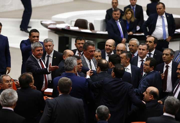 Meclis'te ortalık karıştı
