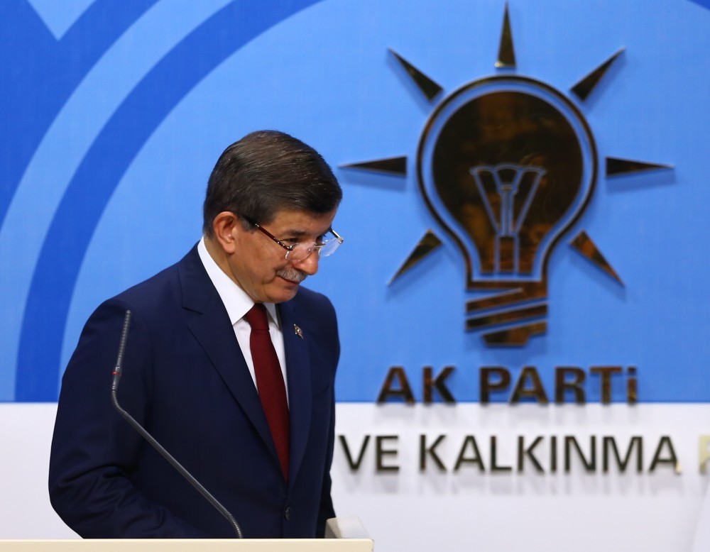 Oğlu Davutoğlu'nu böyle izledi!