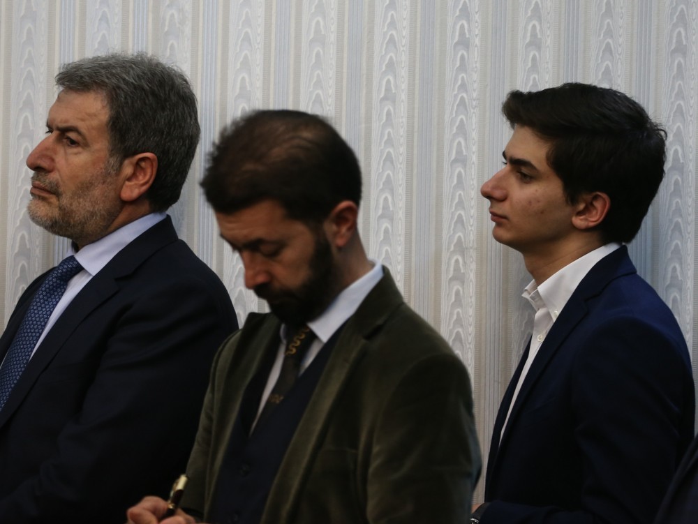 Oğlu Davutoğlu'nu böyle izledi!