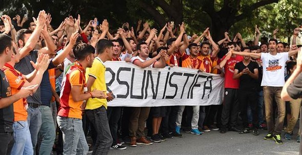 Galatasaray taraftarı Florya'yı bastı
