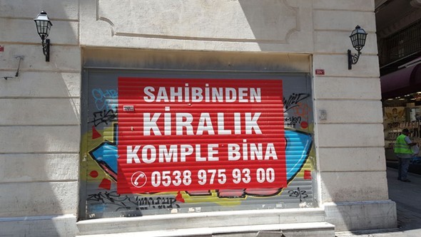İstiklal Caddesi kan kaybediyor 