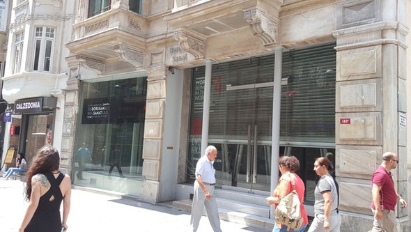 İstiklal Caddesi kan kaybediyor 