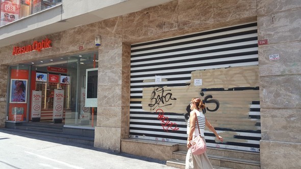 İstiklal Caddesi kan kaybediyor 