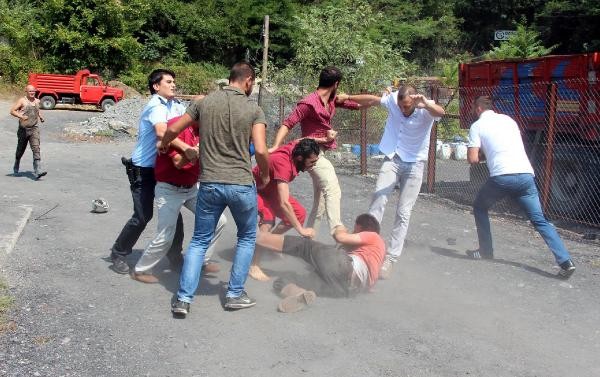 Mahalleli-madenci kavgasına biber gazlı müdahale