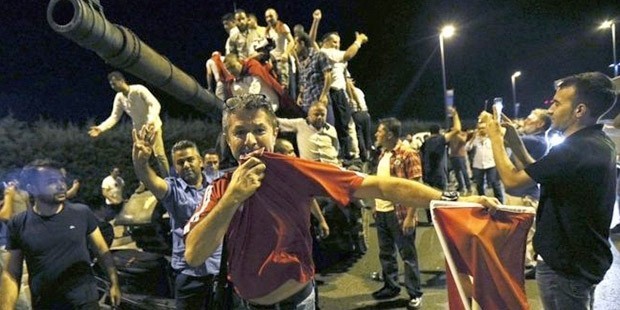 Darbe sonrası en çarpıcı anket!