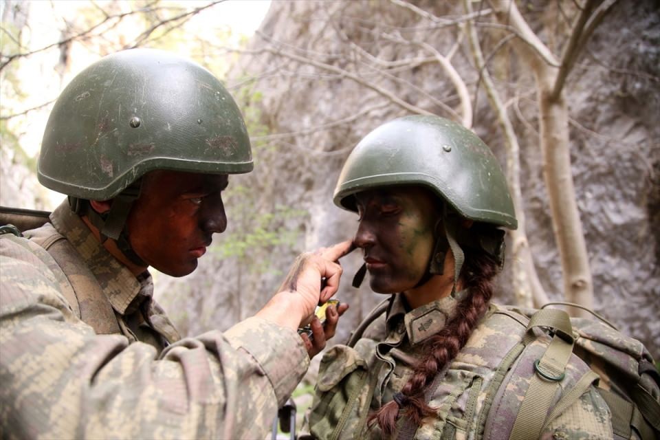 Kadın astsubay adayları eğitimlere başladı! İşte o görüntüler