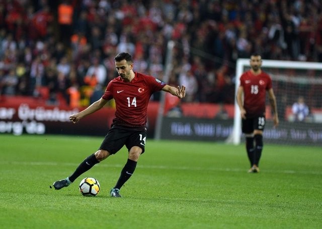 Yılmaz Vural'ın yorumları milli maça damga vurdu