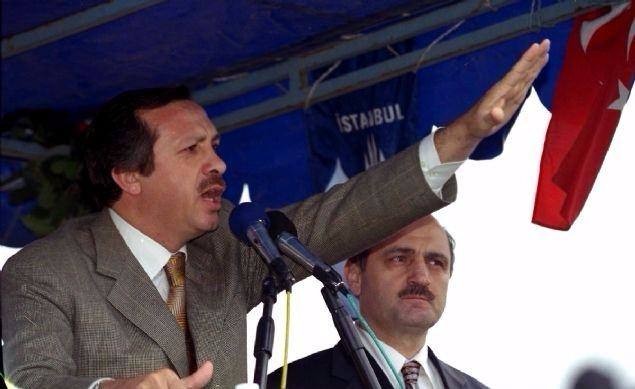 Erdoğan'ın bir askerlik fotoğrafı daha ortaya çıktı!