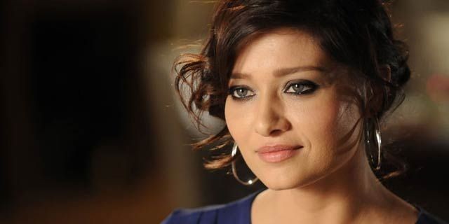 Nurgül Yeşilçay çarşafa girdi