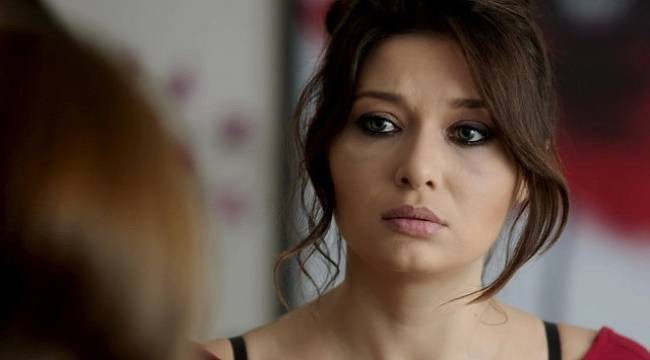Nurgül Yeşilçay çarşafa girdi