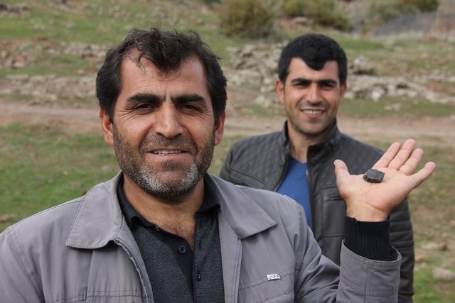 Taşı alan ‘Para eder mi?' diye üniversiteye koşuyor