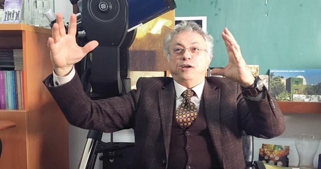 Taşı alan ‘Para eder mi?' diye üniversiteye koşuyor