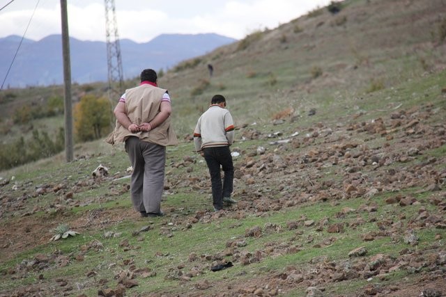 Taşı alan ‘Para eder mi?' diye üniversiteye koşuyor