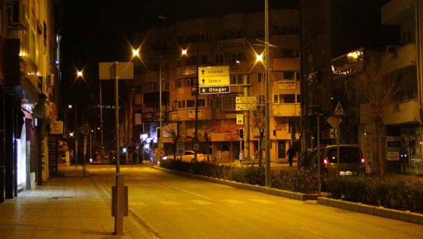 Ayvacıklılar geceyi çadırlarda geçirdi
