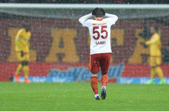 Sabri Sarıoğlu gönderiliyor