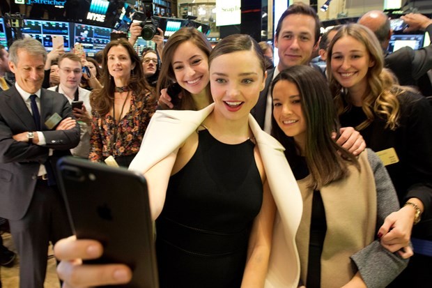 Snapchat halka arzı ünlü modelle kutladı