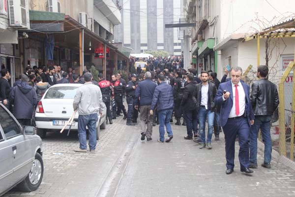 Bakan korumaları silahlı kavgaya müdahale etti