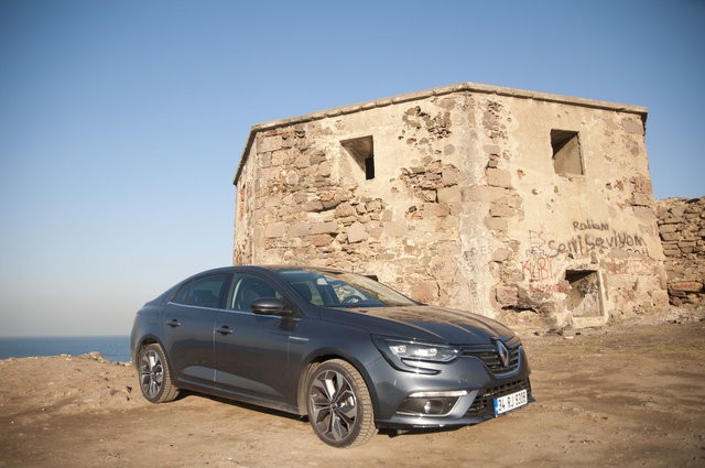 Bir yıl boyunca 'Yılın otomobili' logosunu reklamlarında kullanacak