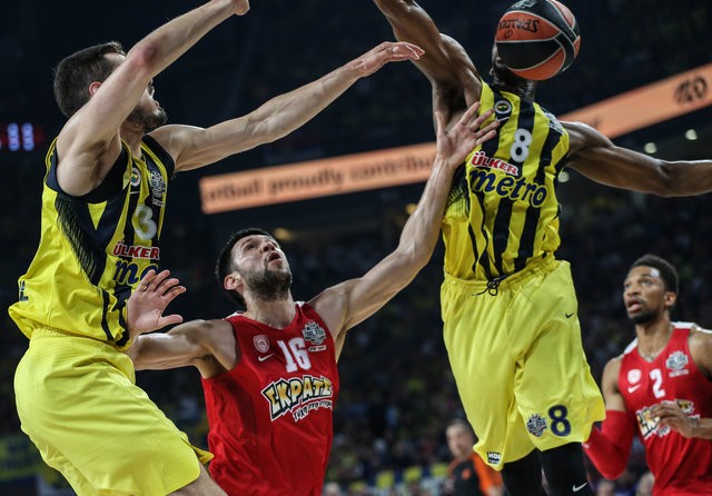 Fenerbahçeli basketbolcular tarihi zaferi böyle değerlendirdi