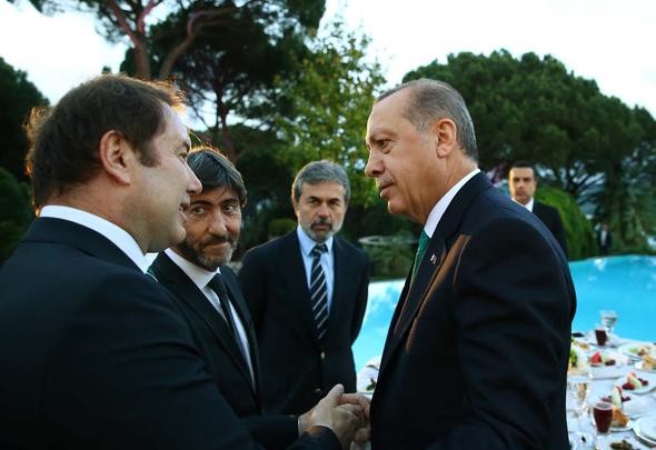 Cumhurbaşkanı'nın iftarında ünlüler geçidi