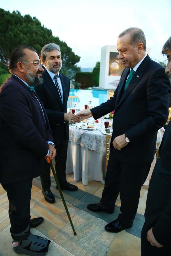 Cumhurbaşkanı'nın iftarında ünlüler geçidi