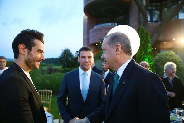 Cumhurbaşkanı'nın iftarında ünlüler geçidi