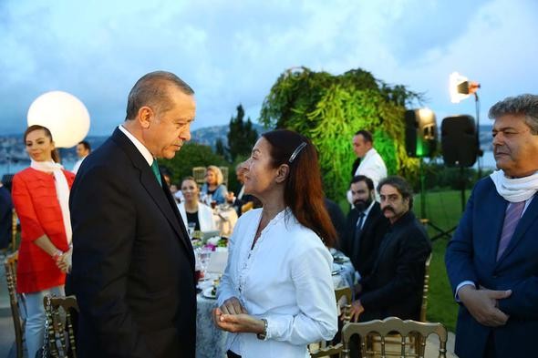 Cumhurbaşkanı'nın iftarında ünlüler geçidi