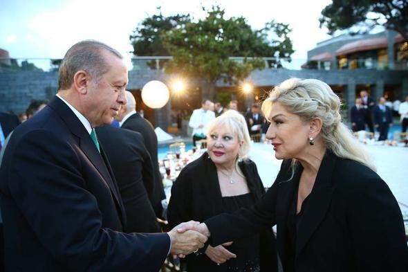 Cumhurbaşkanı'nın iftarında ünlüler geçidi