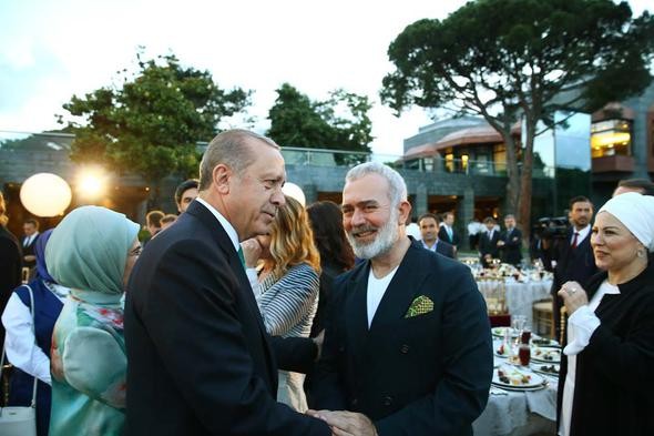 Cumhurbaşkanı'nın iftarında ünlüler geçidi