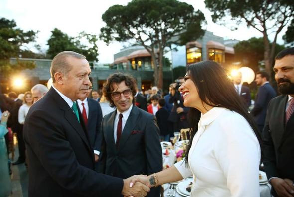 Cumhurbaşkanı'nın iftarında ünlüler geçidi
