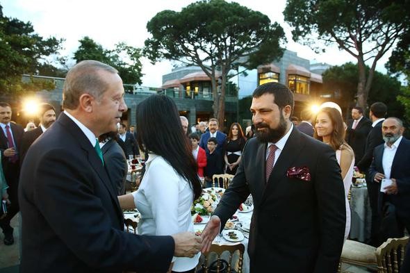 Cumhurbaşkanı'nın iftarında ünlüler geçidi