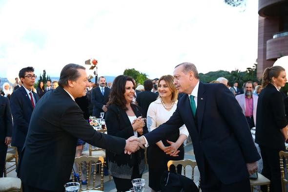 Cumhurbaşkanı'nın iftarında ünlüler geçidi
