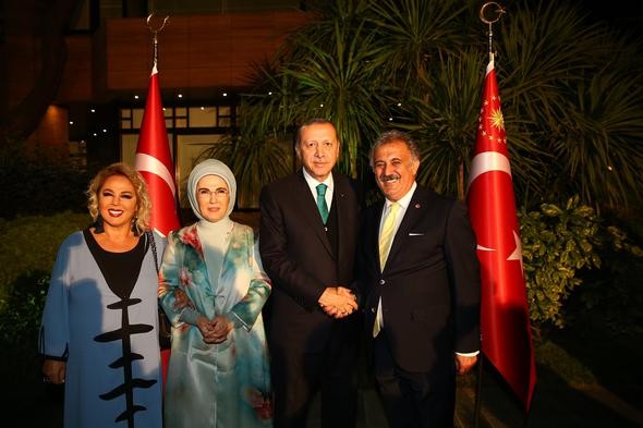 Cumhurbaşkanı'nın iftarında ünlüler geçidi