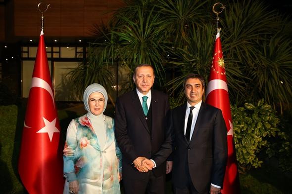 Cumhurbaşkanı'nın iftarında ünlüler geçidi