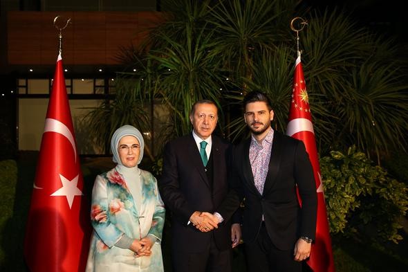 Cumhurbaşkanı'nın iftarında ünlüler geçidi