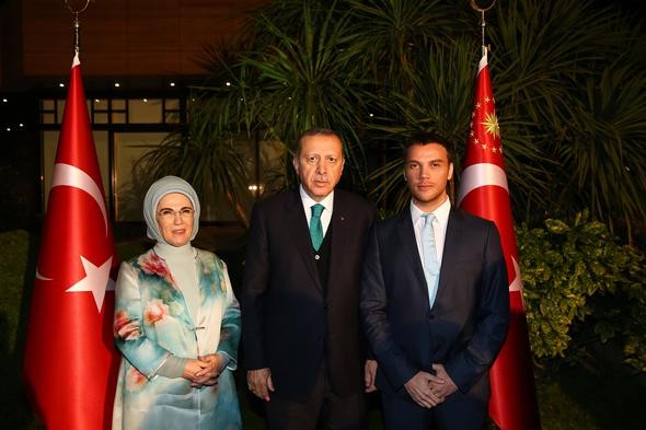 Cumhurbaşkanı'nın iftarında ünlüler geçidi