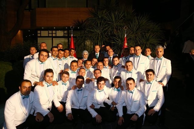 Cumhurbaşkanı'nın iftarında ünlüler geçidi