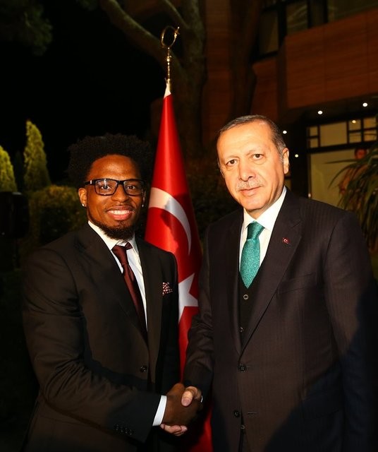 Cumhurbaşkanı'nın iftarında ünlüler geçidi