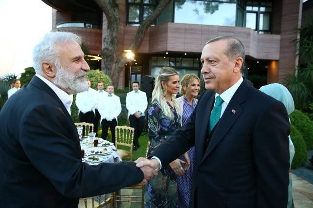 Cumhurbaşkanı'nın iftarında ünlüler geçidi