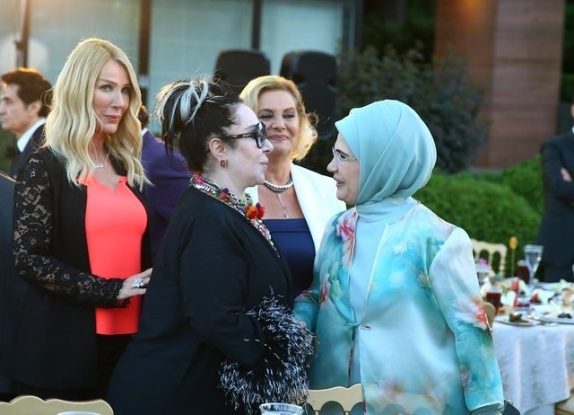 Cumhurbaşkanı'nın iftarında ünlüler geçidi