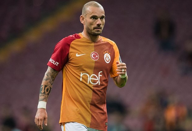 Sneijder garson oldu