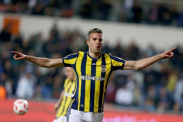 Feyenoord Robin van Persie'yi transfer ediyor