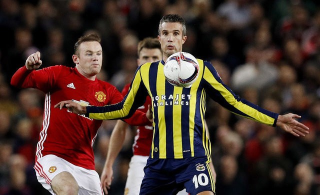 Feyenoord Robin van Persie'yi transfer ediyor