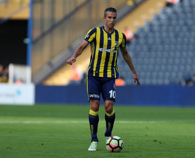 Feyenoord Robin van Persie'yi transfer ediyor